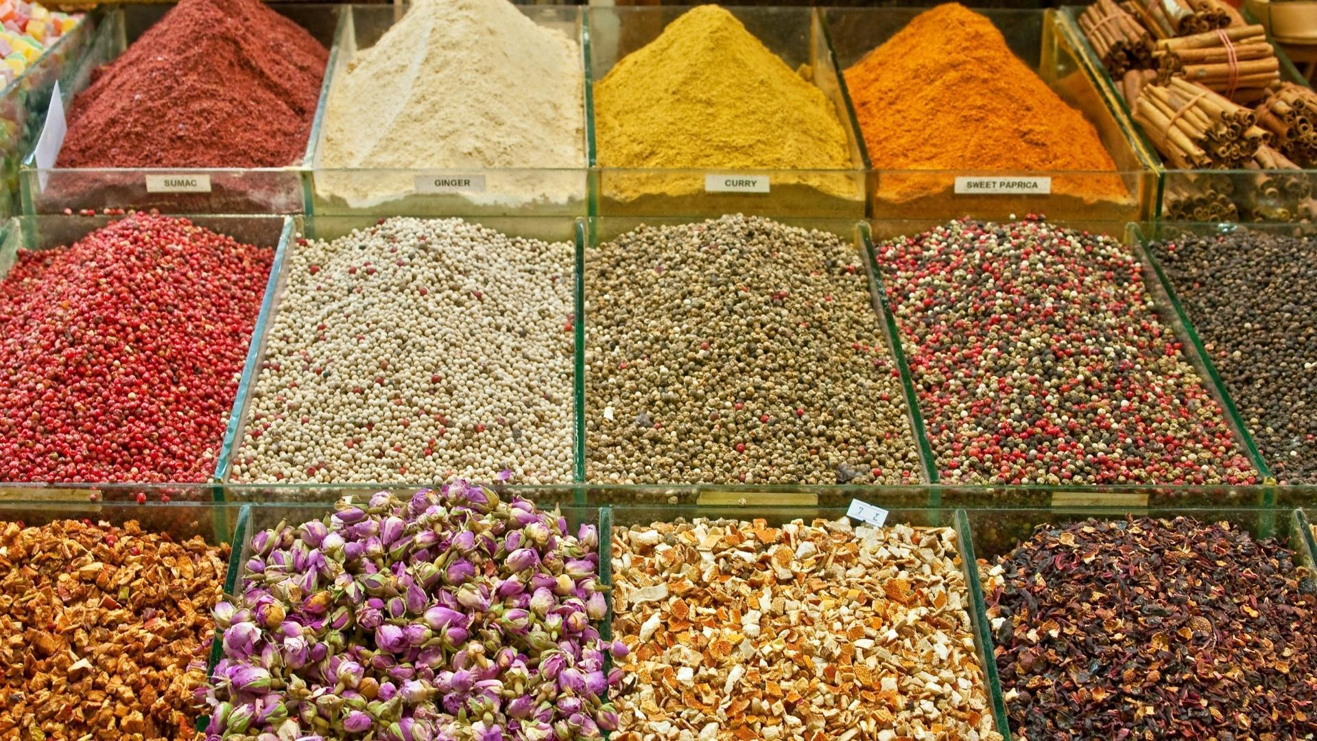 Spice Bazaar and Rustem Pasha Mosque Guided Tour